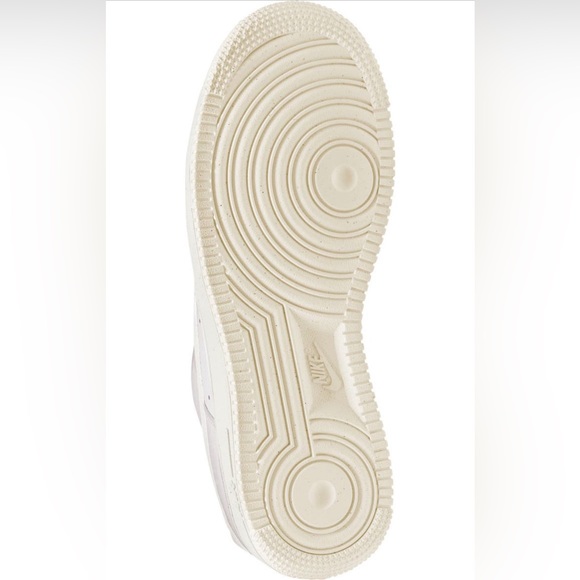 NWT IN BOX Nike Air Force One Purple White Violet / Sail / Coconut Milk SIZE 8 - Picture 6 of 6